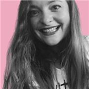 Profesora de español para extranjeros, ayudo a quienes quieren hablar con fluidez y vivir la cultura hispana desde dentro.